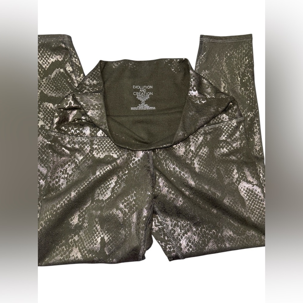 Evolution and Creation Olive & Gold Shimmer Leggings - Picture 4 of 5